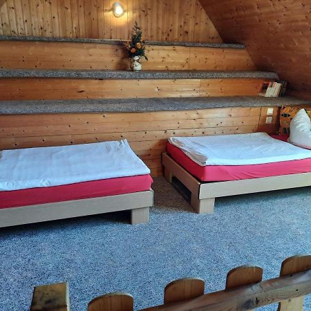 Lacky - Kleines Familienreihenmittelhaus In Grieben Hiddensee 外观 照片